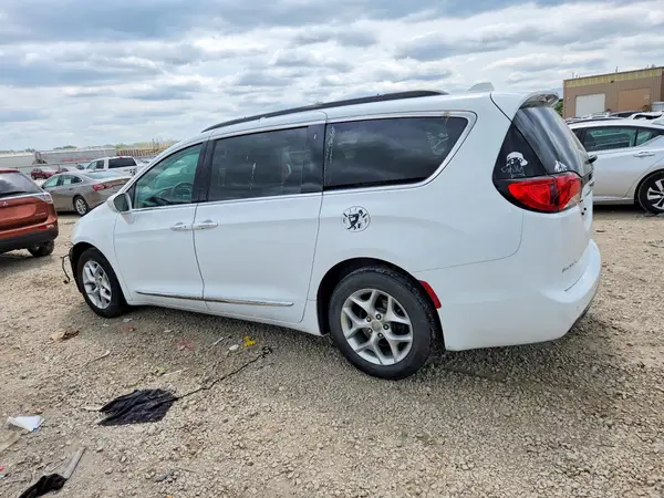 2C4RC1BG0HR810003 2017 CHRYSLER PACIFICA - Image 2