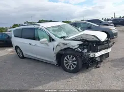 2C4RC1BG0HR810776 2017 CHRYSLER PACIFICA