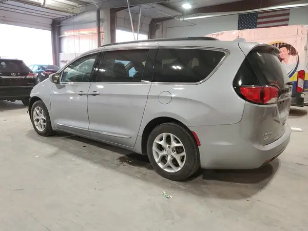 2C4RC1BG0HR820286 2017 CHRYSLER PACIFICA - Image 2