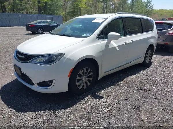 2C4RC1BG0HR821230 2017 CHRYSLER PACIFICA - Image 2