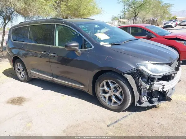 2C4RC1BG0HR826881 2017 CHRYSLER PACIFICA - Image 1