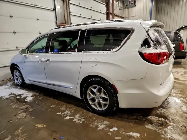 2C4RC1BG0HR831403 2017 CHRYSLER PACIFICA - Image 2