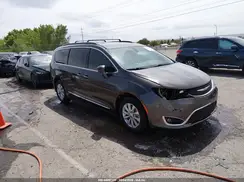 2C4RC1BG0HR835466 2017 CHRYSLER PACIFICA