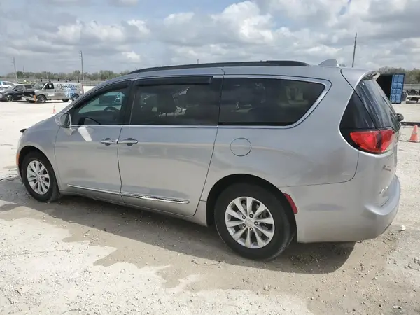 2C4RC1BG0HR836245 2017 CHRYSLER PACIFICA - Image 2