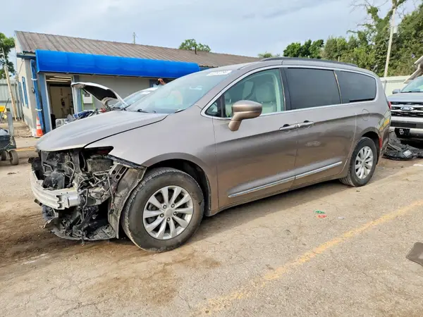 2C4RC1BG0HR838268 2017 CHRYSLER PACIFICA - Image 1