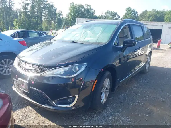 2C4RC1BG0JR100959 2018 CHRYSLER PACIFICA - Image 2
