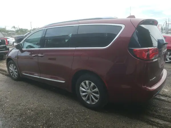 2C4RC1BG0JR110066 2018 CHRYSLER PACIFICA - Image 2