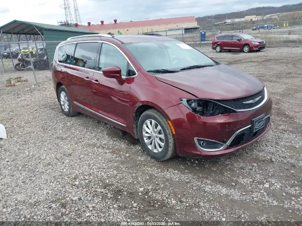 2C4RC1BG0JR111685 2018 CHRYSLER PACIFICA - Image 1