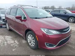 2C4RC1BG0JR113579 2018 CHRYSLER PACIFICA