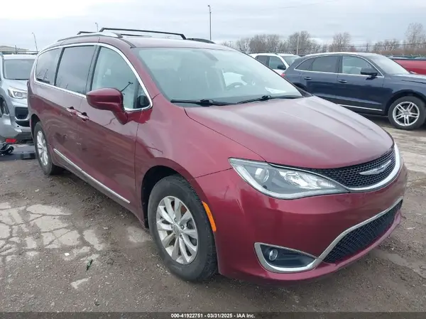 2C4RC1BG0JR113579 2018 CHRYSLER PACIFICA - Image 1