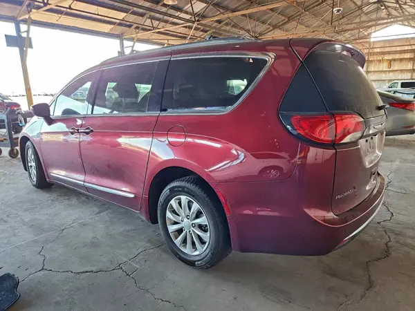 2C4RC1BG0JR119172 2018 CHRYSLER PACIFICA - Image 2