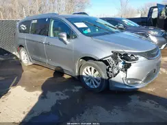 2C4RC1BG0JR119379 2018 CHRYSLER PACIFICA