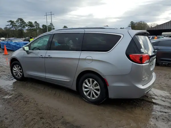 2C4RC1BG0JR119558 2018 CHRYSLER PACIFICA - Image 2