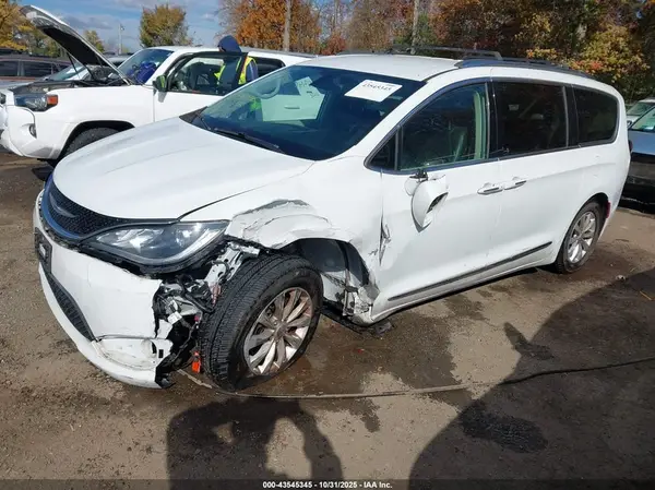2C4RC1BG0JR119771 2018 CHRYSLER PACIFICA - Image 2