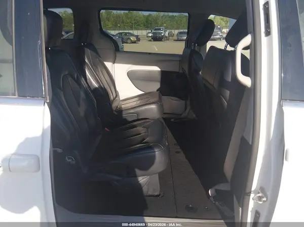 2C4RC1BG0JR120113 2018 CHRYSLER PACIFICA - Image 8
