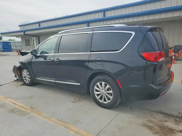 2C4RC1BG0JR120127 2018 CHRYSLER PACIFICA - Image 2