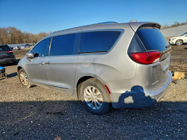 2C4RC1BG0JR120290 2018 CHRYSLER PACIFICA - Image 2