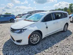 2C4RC1BG0JR125795 2018 CHRYSLER PACIFICA