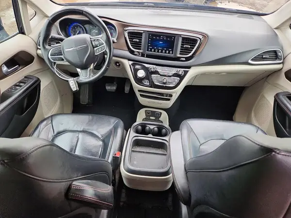 2C4RC1BG0JR127630 2018 CHRYSLER PACIFICA - Image 8