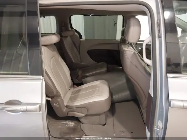 2C4RC1BG0JR141771 2018 CHRYSLER PACIFICA - Image 8