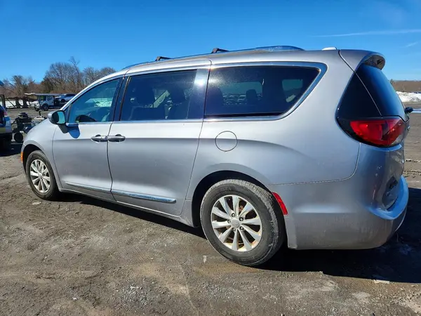 2C4RC1BG0JR144198 2018 CHRYSLER PACIFICA - Image 2
