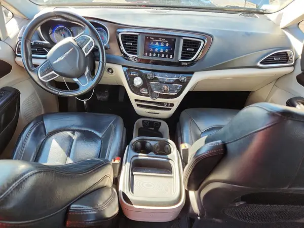 2C4RC1BG0JR144198 2018 CHRYSLER PACIFICA - Image 8