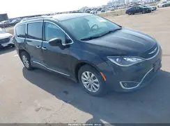 2C4RC1BG0JR149126 2018 CHRYSLER PACIFICA