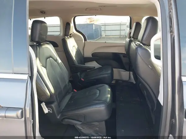 2C4RC1BG0JR149157 2018 CHRYSLER PACIFICA - Image 8