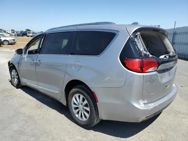 2C4RC1BG0JR149160 2018 CHRYSLER PACIFICA - Image 2