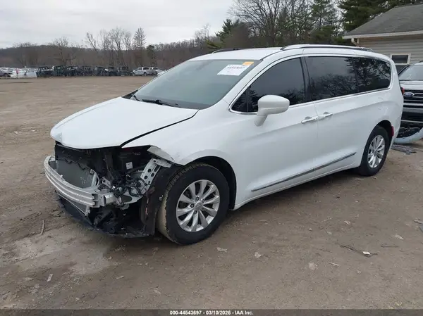 2C4RC1BG0JR149434 2018 CHRYSLER PACIFICA - Image 2