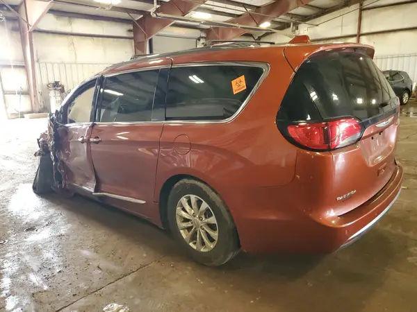 2C4RC1BG0JR154973 2018 CHRYSLER PACIFICA - Image 2