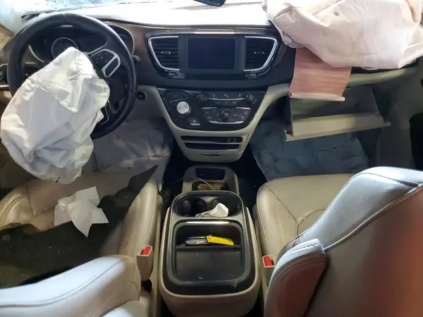 2C4RC1BG0JR154973 2018 CHRYSLER PACIFICA - Image 8