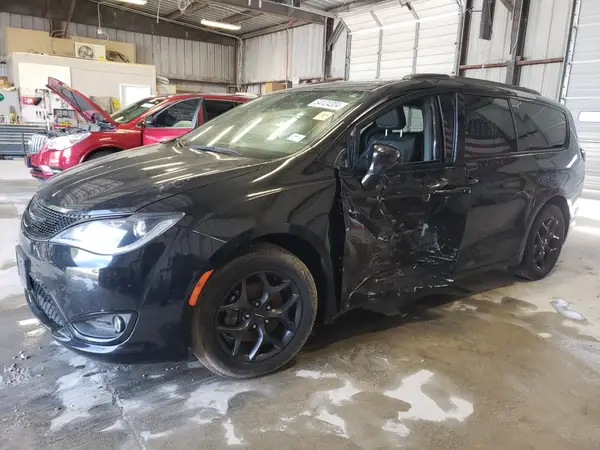 2C4RC1BG0JR156982 2018 CHRYSLER PACIFICA - Image 1