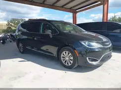 2C4RC1BG0JR164886 2018 CHRYSLER PACIFICA