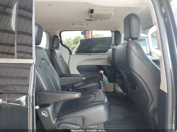 2C4RC1BG0JR164886 2018 CHRYSLER PACIFICA - Image 8