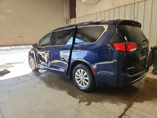 2C4RC1BG0JR171000 2018 CHRYSLER PACIFICA - Image 2