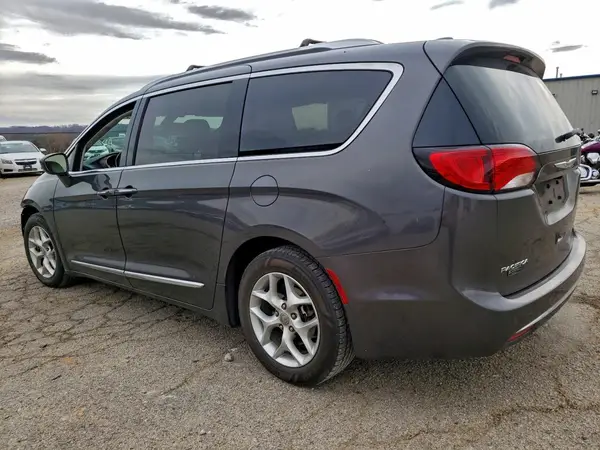 2C4RC1BG0JR174172 2018 CHRYSLER PACIFICA - Image 2