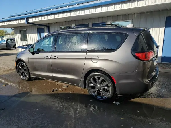 2C4RC1BG0JR175094 2018 CHRYSLER PACIFICA - Image 2