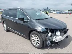 2C4RC1BG0JR178030 2018 CHRYSLER PACIFICA