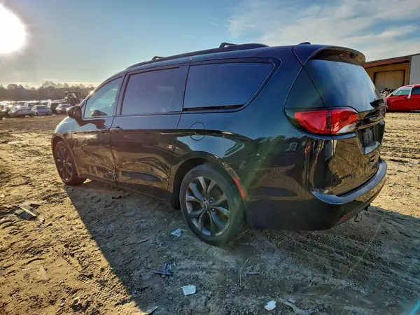 2C4RC1BG0JR183101 2018 CHRYSLER PACIFICA - Image 2
