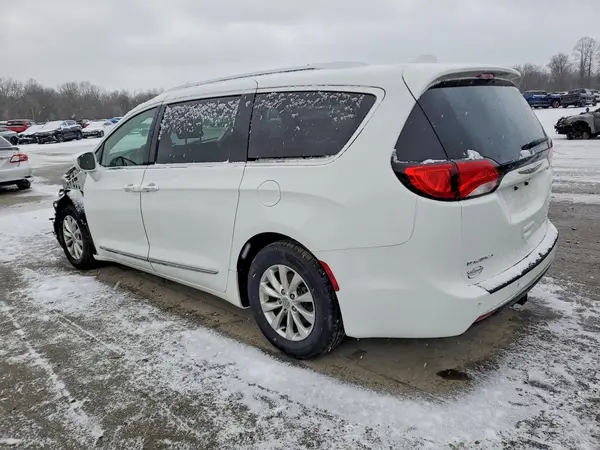 2C4RC1BG0JR188816 2018 CHRYSLER PACIFICA - Image 2
