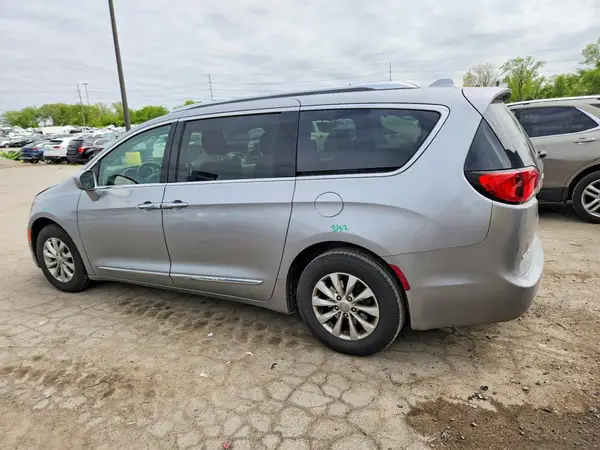 2C4RC1BG0JR192929 2018 CHRYSLER PACIFICA - Image 2