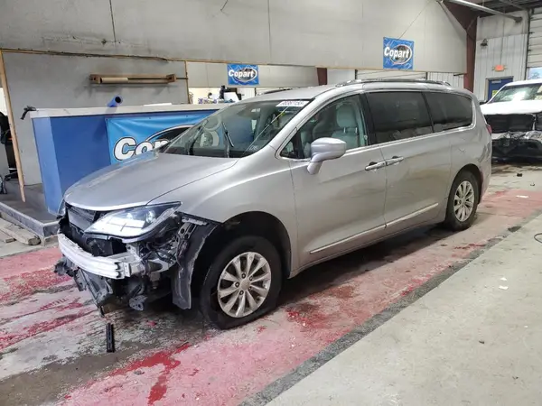 2C4RC1BG0JR194230 2018 CHRYSLER PACIFICA - Image 1