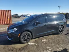 2C4RC1BG0JR197824 2018 CHRYSLER PACIFICA