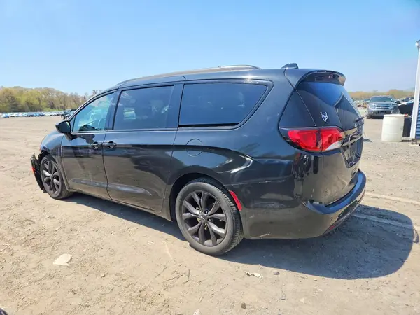 2C4RC1BG0JR198116 2018 CHRYSLER PACIFICA - Image 2