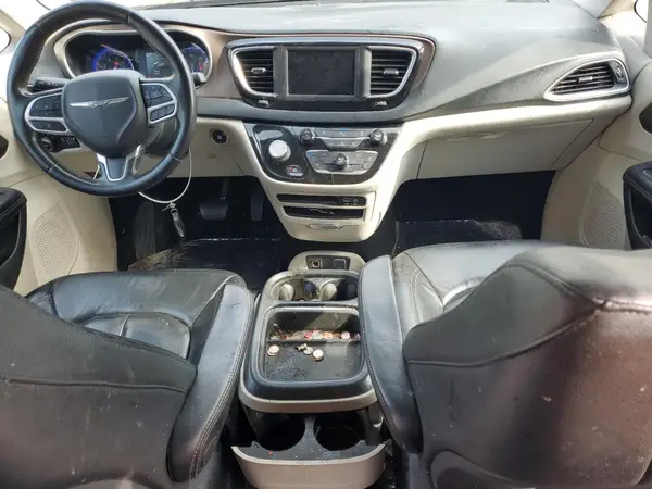2C4RC1BG0JR204609 2018 CHRYSLER PACIFICA - Image 8