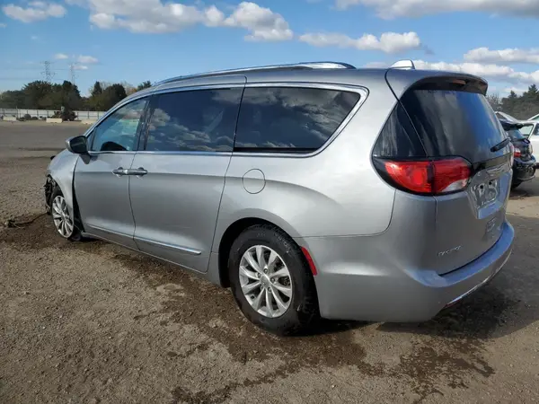 2C4RC1BG0JR210992 2018 CHRYSLER PACIFICA - Image 2