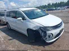2C4RC1BG0JR211527 2018 CHRYSLER PACIFICA