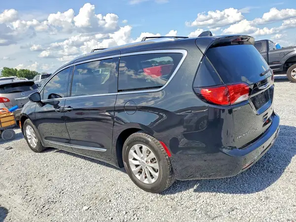 2C4RC1BG0JR217781 2018 CHRYSLER PACIFICA - Image 2