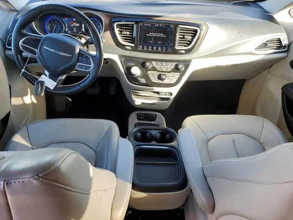 2C4RC1BG0JR218011 2018 CHRYSLER PACIFICA - Image 8